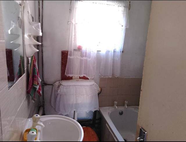2 BEDROOM HOUSE FOR SALE IN THE HAGUE